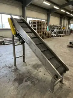 Lifting conveyor